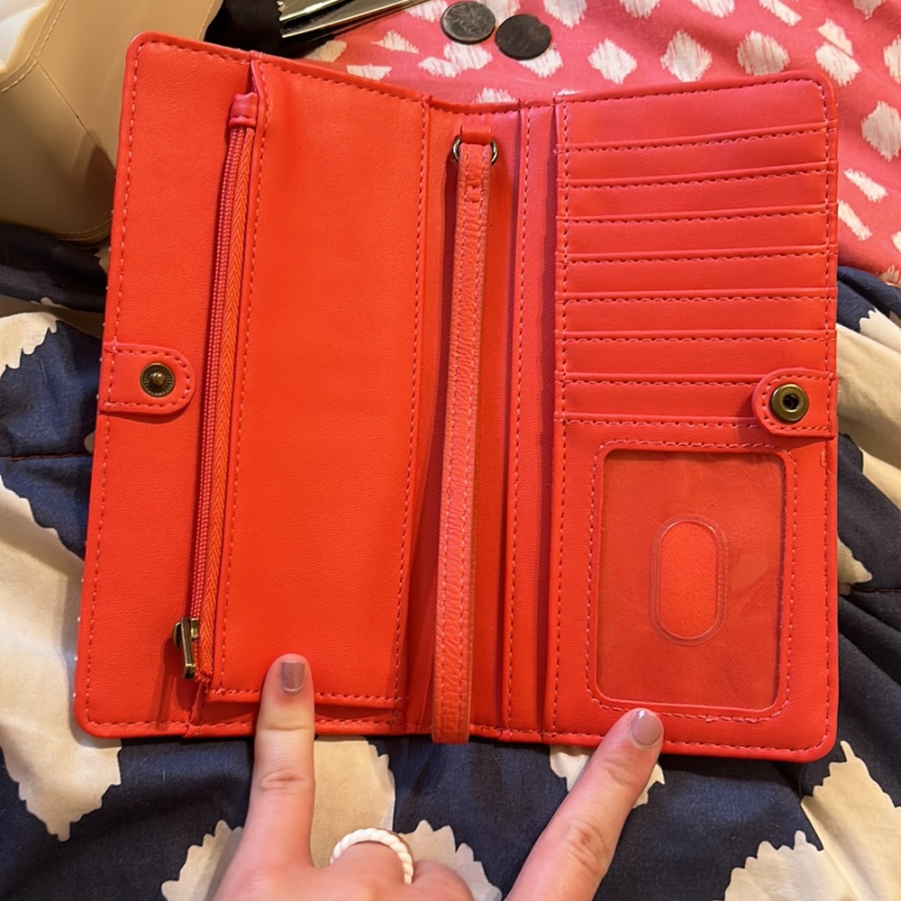 Universal Thread Wrist Wallet - Picture 2 of 6